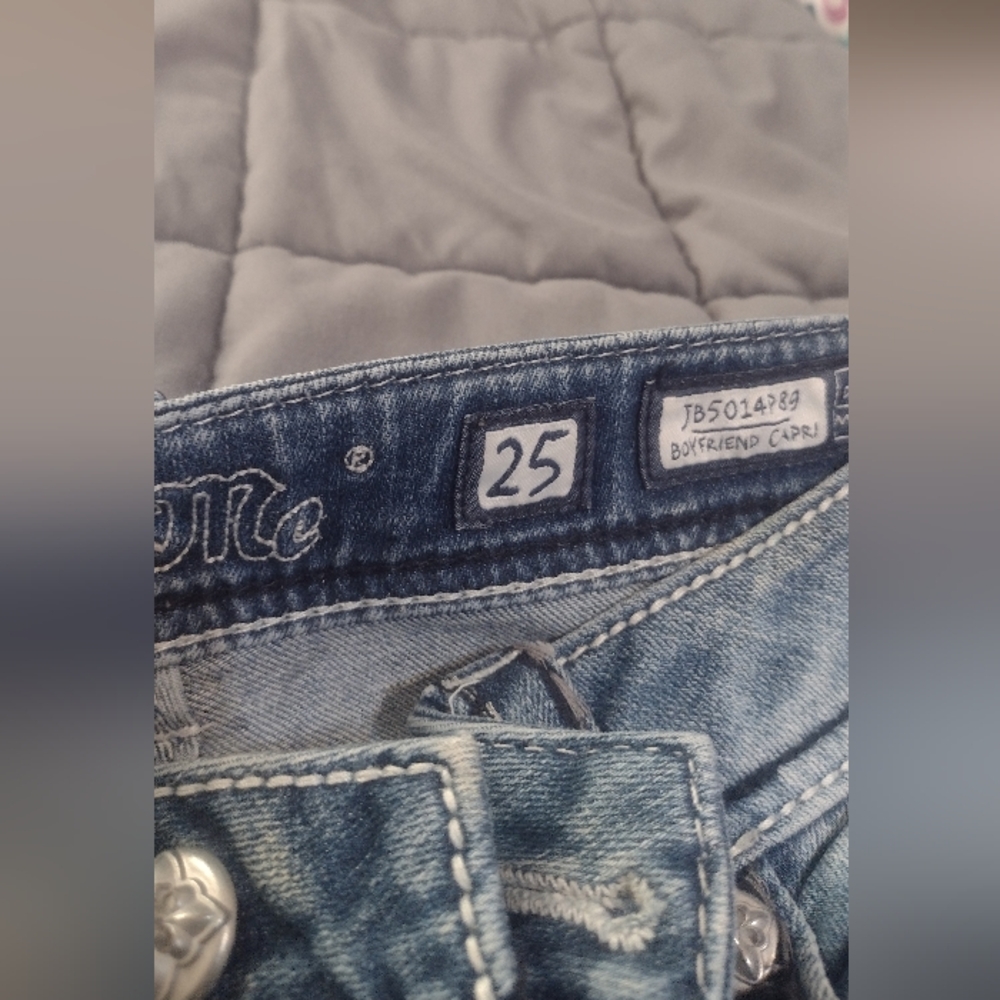 Miss Me Capri Pants Size 25